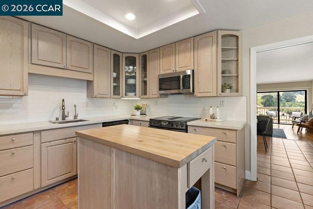 1803 Lamplight Ct, Walnut Creek, CA 94597