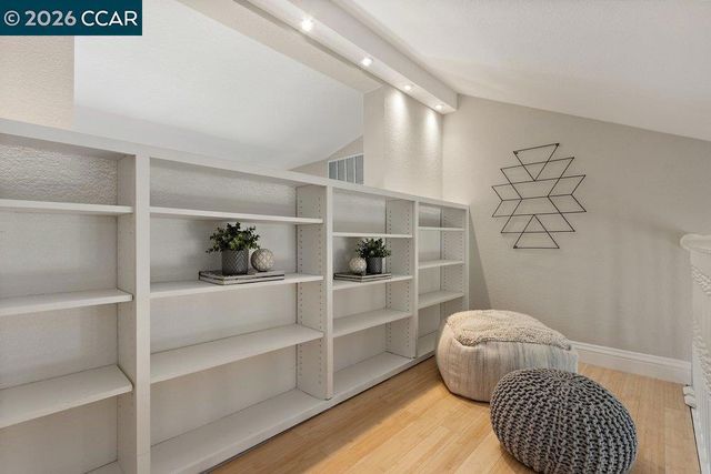 1803 Lamplight Ct, Walnut Creek, CA 94597