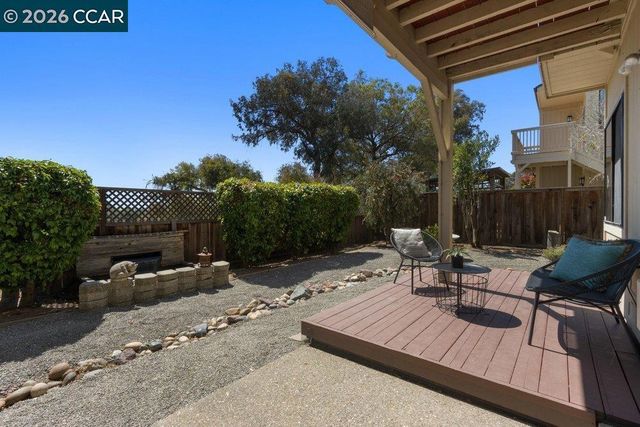 1803 Lamplight Ct, Walnut Creek, CA 94597