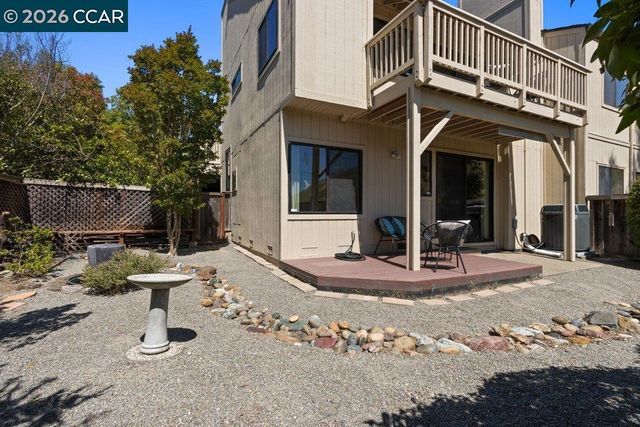 1803 Lamplight Ct, Walnut Creek, CA 94597