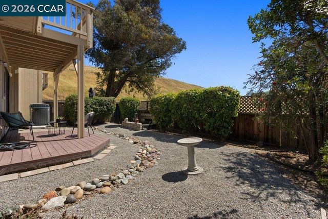 1803 Lamplight Ct, Walnut Creek, CA 94597