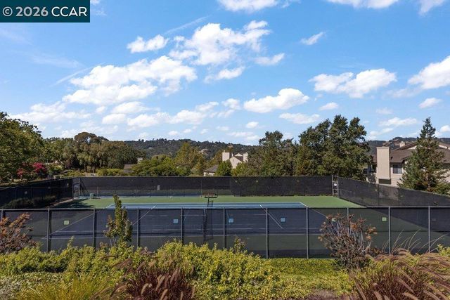 1803 Lamplight Ct, Walnut Creek, CA 94597