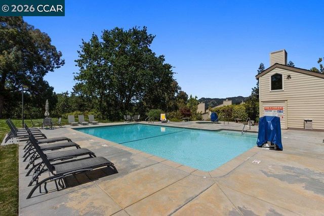 1803 Lamplight Ct, Walnut Creek, CA 94597
