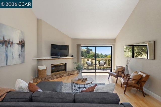 1803 Lamplight Ct, Walnut Creek, CA 94597