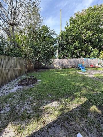 2706 Montego Dr, Miramar, FL 33023