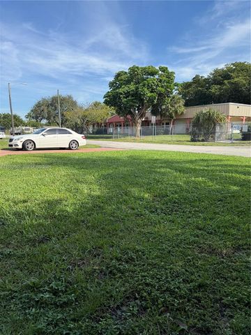 2706 Montego Dr, Miramar, FL 33023