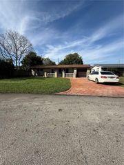 2706 Montego Dr, Miramar, FL 33023