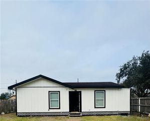 206 Commercial Street, Edcouch, TX 78538