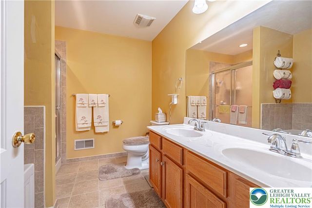2225 South Dauphin Street, Salisbury Twp, PA 18103