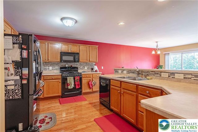 2225 South Dauphin Street, Salisbury Twp, PA 18103