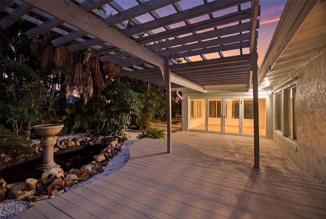 15814 3RD STREET E, Redington Beach, FL 33708