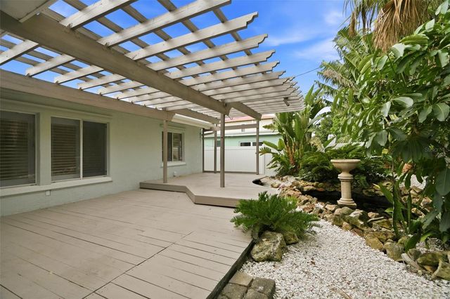 15814 3RD STREET E, Redington Beach, FL 33708