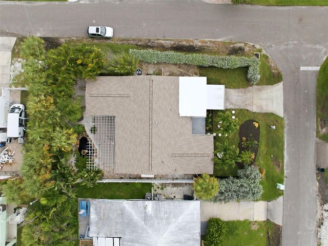 15814 3RD STREET E, Redington Beach, FL 33708
