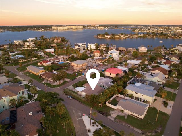 15814 3RD STREET E, Redington Beach, FL 33708