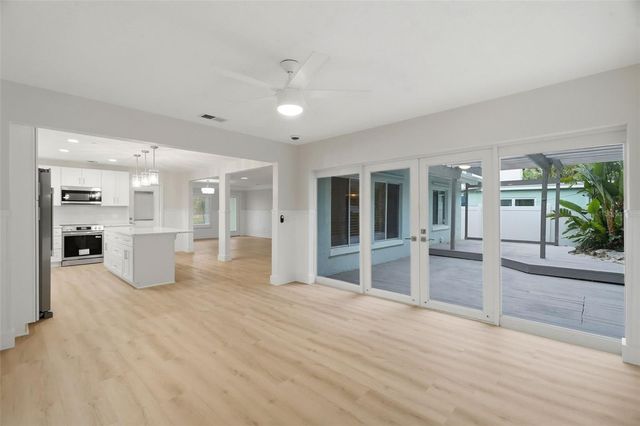 15814 3RD STREET E, Redington Beach, FL 33708