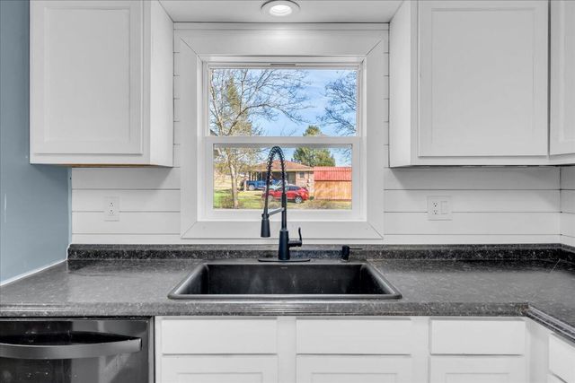 648 Ra Griffith Highway, Jasper, TN 37347