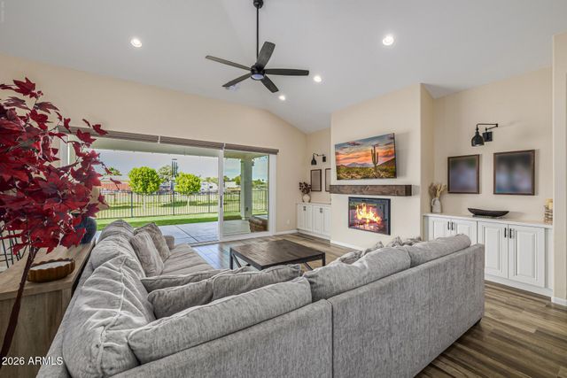 17428 W ROSE Lane, Waddell, AZ 85355