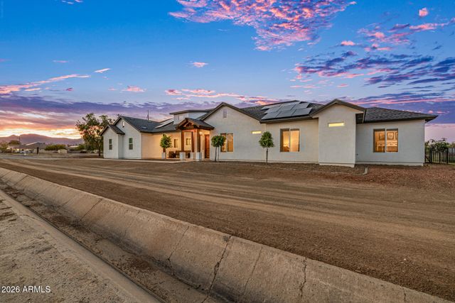 17428 W ROSE Lane, Waddell, AZ 85355