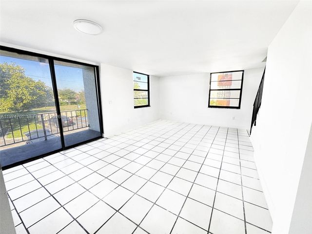 1746 NW 55th Ave 203, Lauderhill, FL 33313