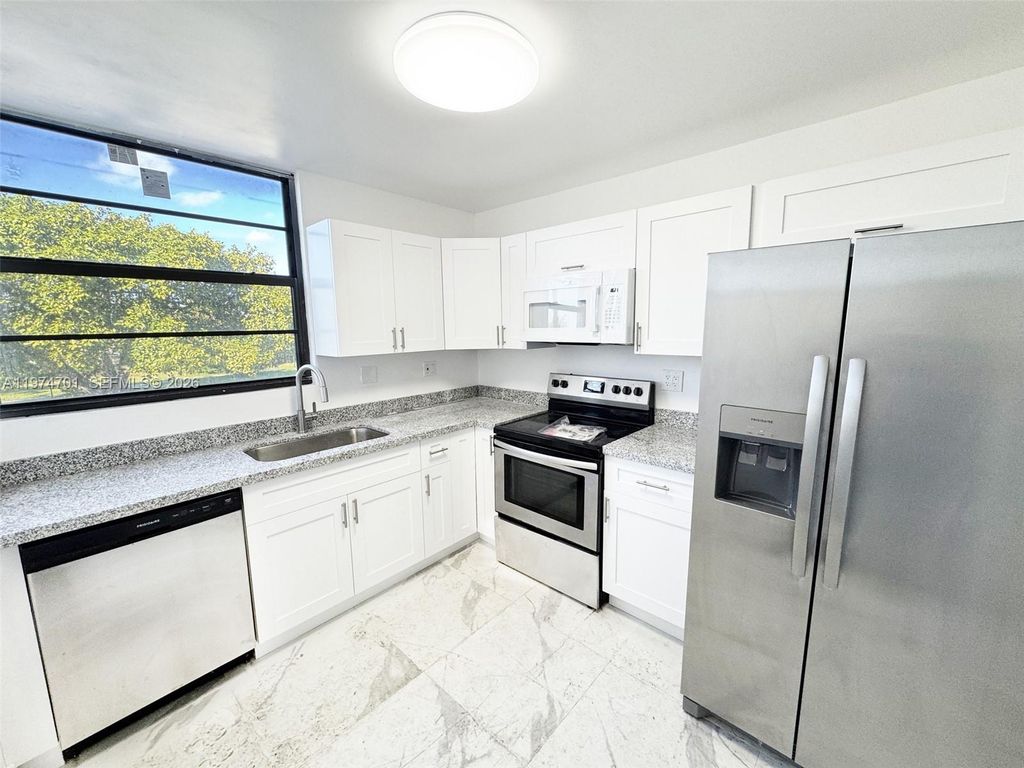 1746 NW 55th Ave 203, Lauderhill, FL 33313