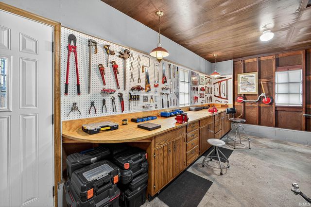 22828 Greenleaf Boulevard, Elkhart, IN 46514