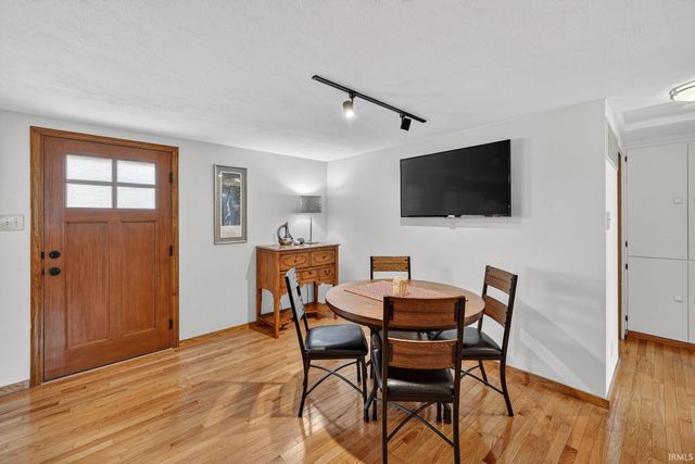 22828 Greenleaf Boulevard, Elkhart, IN 46514