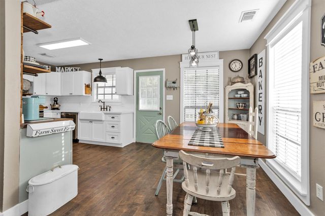 12310 Lakeview Manor Drive, Willis, TX 77318