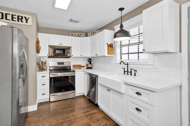 12310 Lakeview Manor Drive, Willis, TX 77318