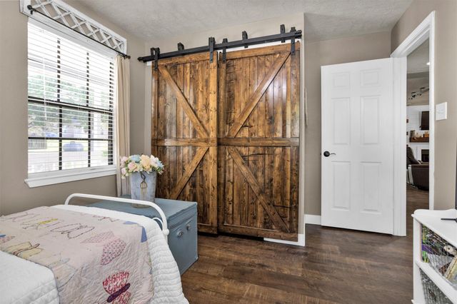 12310 Lakeview Manor Drive, Willis, TX 77318