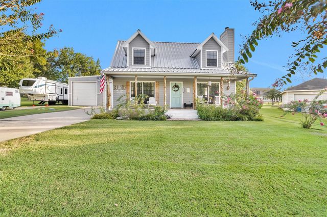 12310 Lakeview Manor Drive, Willis, TX 77318
