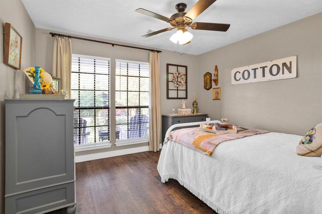12310 Lakeview Manor Drive, Willis, TX 77318