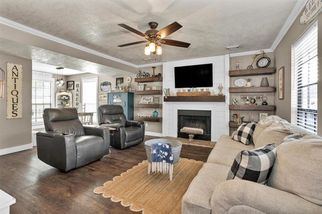 12310 Lakeview Manor Drive, Willis, TX 77318