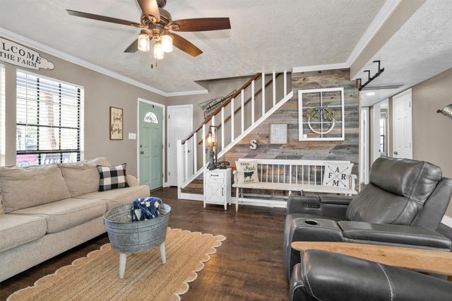 12310 Lakeview Manor Drive, Willis, TX 77318