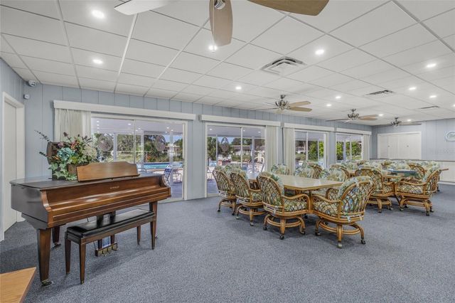 1325 GLEN OAKS DRIVE E 133, Sarasota, FL 34232