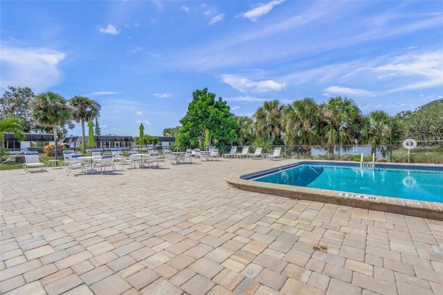 1325 GLEN OAKS DRIVE E 133, Sarasota, FL 34232