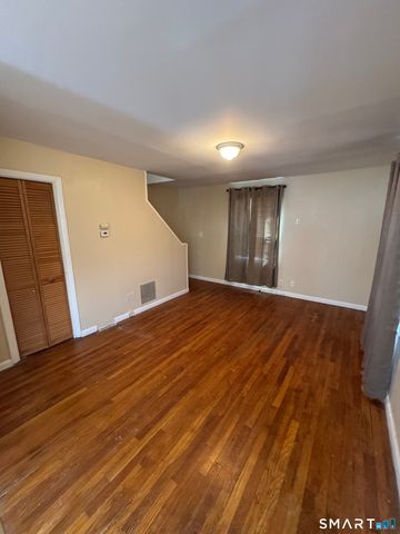 117 Dupont Place 119, Bridgeport, CT 06610