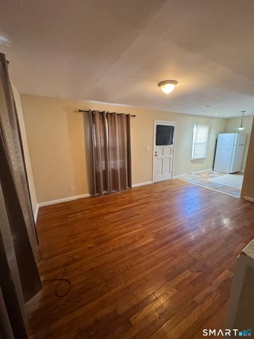 117 Dupont Place 119, Bridgeport, CT 06610