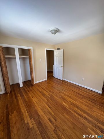 117 Dupont Place 119, Bridgeport, CT 06610