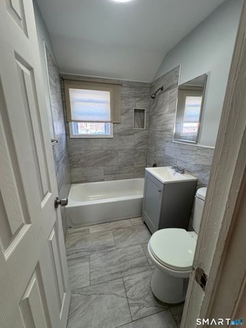 117 Dupont Place 119, Bridgeport, CT 06610