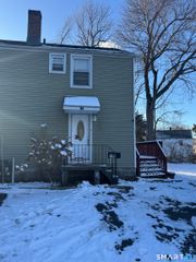 117 Dupont Place 119, Bridgeport, CT 06610