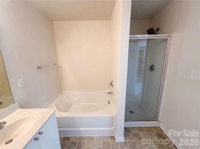 1131 Jordans Pond Lane, Charlotte, NC 28214