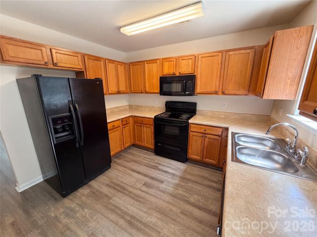 1131 Jordans Pond Lane, Charlotte, NC 28214