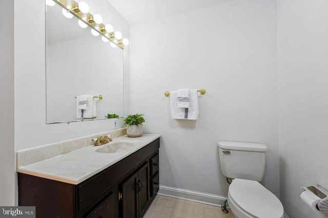 2718 PIONEER LN, Falls Church, VA 22043