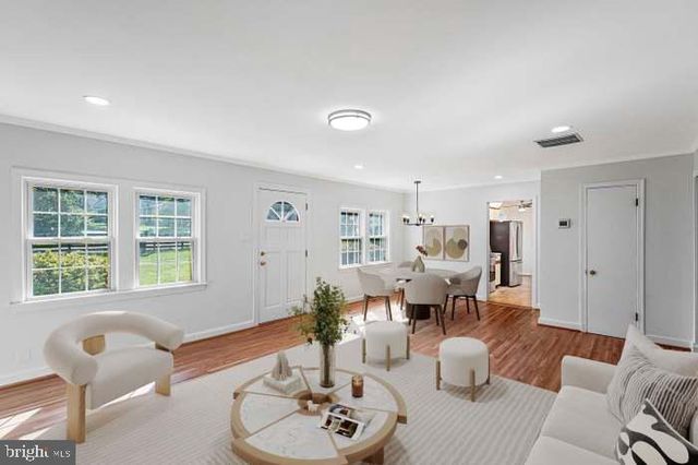 2718 PIONEER LN, Falls Church, VA 22043