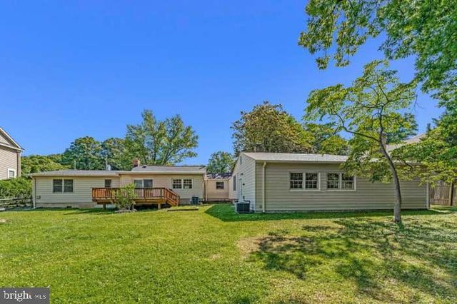2718 PIONEER LN, Falls Church, VA 22043
