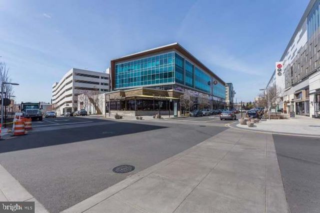 2718 PIONEER LN, Falls Church, VA 22043