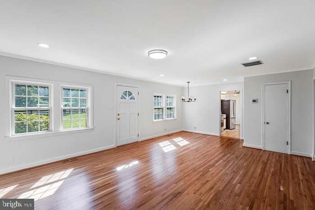 2718 PIONEER LN, Falls Church, VA 22043