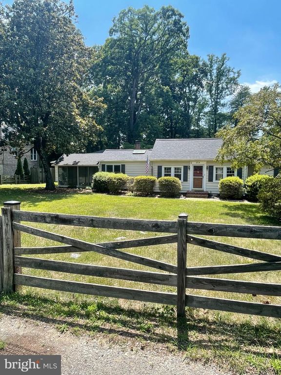 2718 PIONEER LN, Falls Church, VA 22043