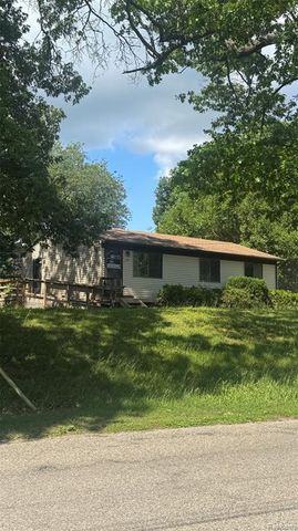 718 W Baker Road, Highland, MI 48357