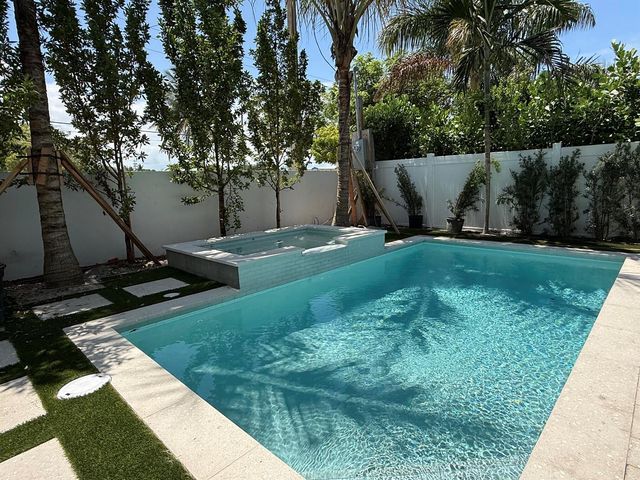 291 Summa Street, West Palm Beach, FL 33405